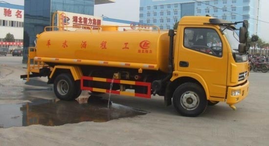 東風(fēng)多利卡<a href=http://www.vxim.cn/ssc target=_blank class=infotextkey>灑水車</a>