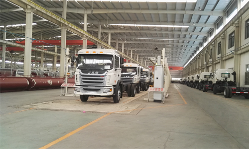 江淮格爾發(fā)<a href=http://www.vxim.cn/ssc target=_blank class=infotextkey>灑水車</a>批量出口委內(nèi)瑞拉