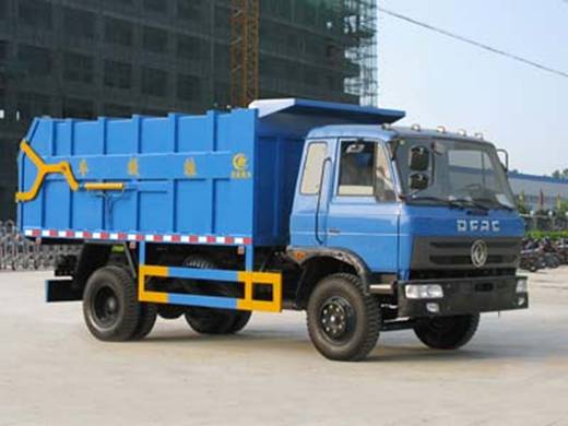 東風145對接式<a href=http://www.vxim.cn/ljc target=_blank class=infotextkey>垃圾車</a>出廠圖片