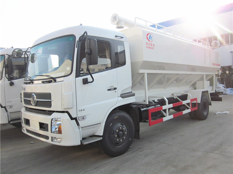 散裝<a href=http://www.vxim.cn/siliaoche/ target=_blank class=infotextkey>飼料車</a>圖片展示