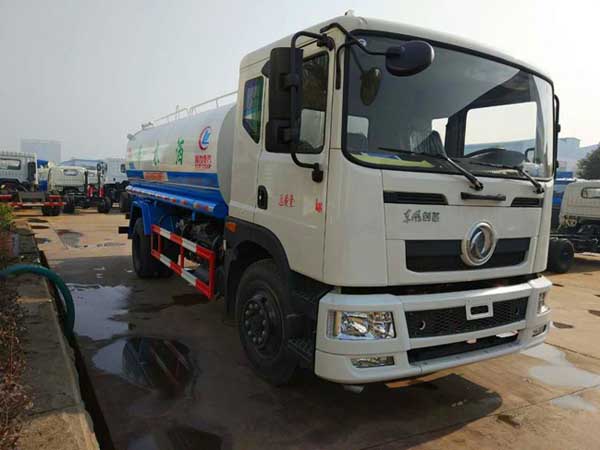 現(xiàn)車（15噸）東風創(chuàng)普灑水車