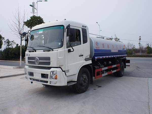 現(xiàn)車(12-15噸)東風天錦灑水車