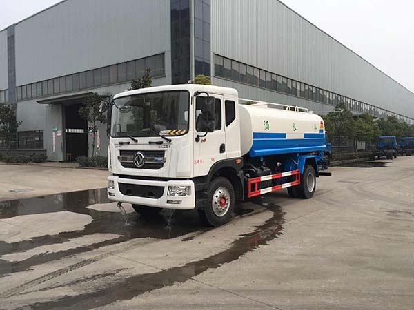 現(xiàn)車 東風多利卡D9灑水車12-15噸