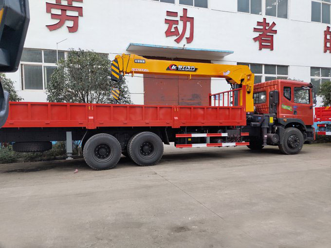 熱銷程力吊機12噸東風(fēng)特商T702隨車吊圖片2